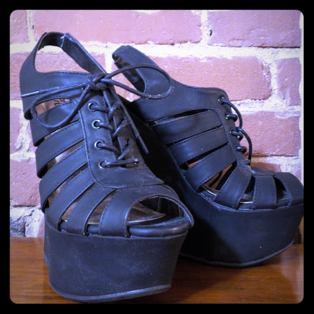 Black wedge heels